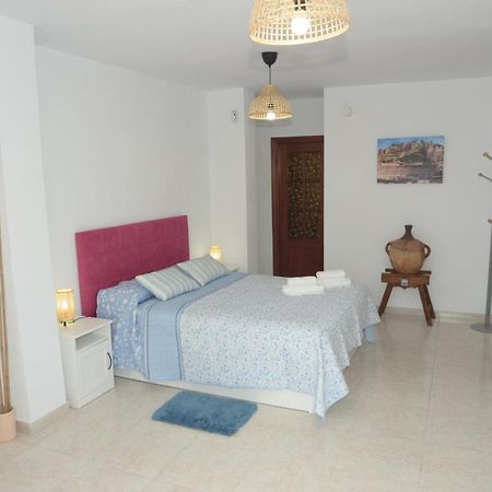 Habitacion Grande Con Terraza Privada, Malaga Centro Exteriör bild