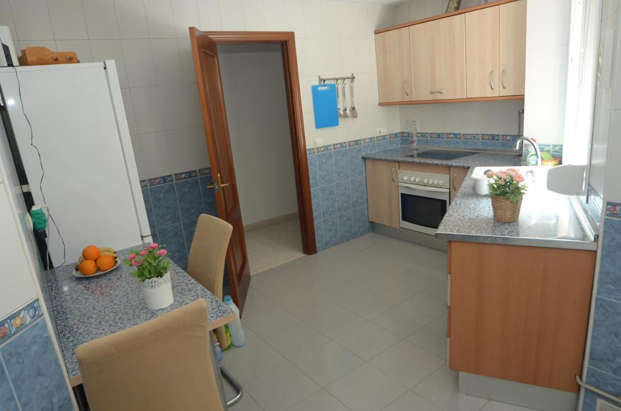 Habitacion Grande Con Terraza Privada, Malaga Centro Exteriör bild
