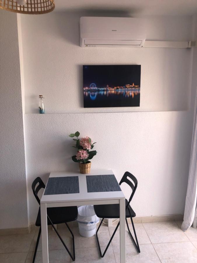 Habitacion Grande Con Terraza Privada, Malaga Centro Exteriör bild
